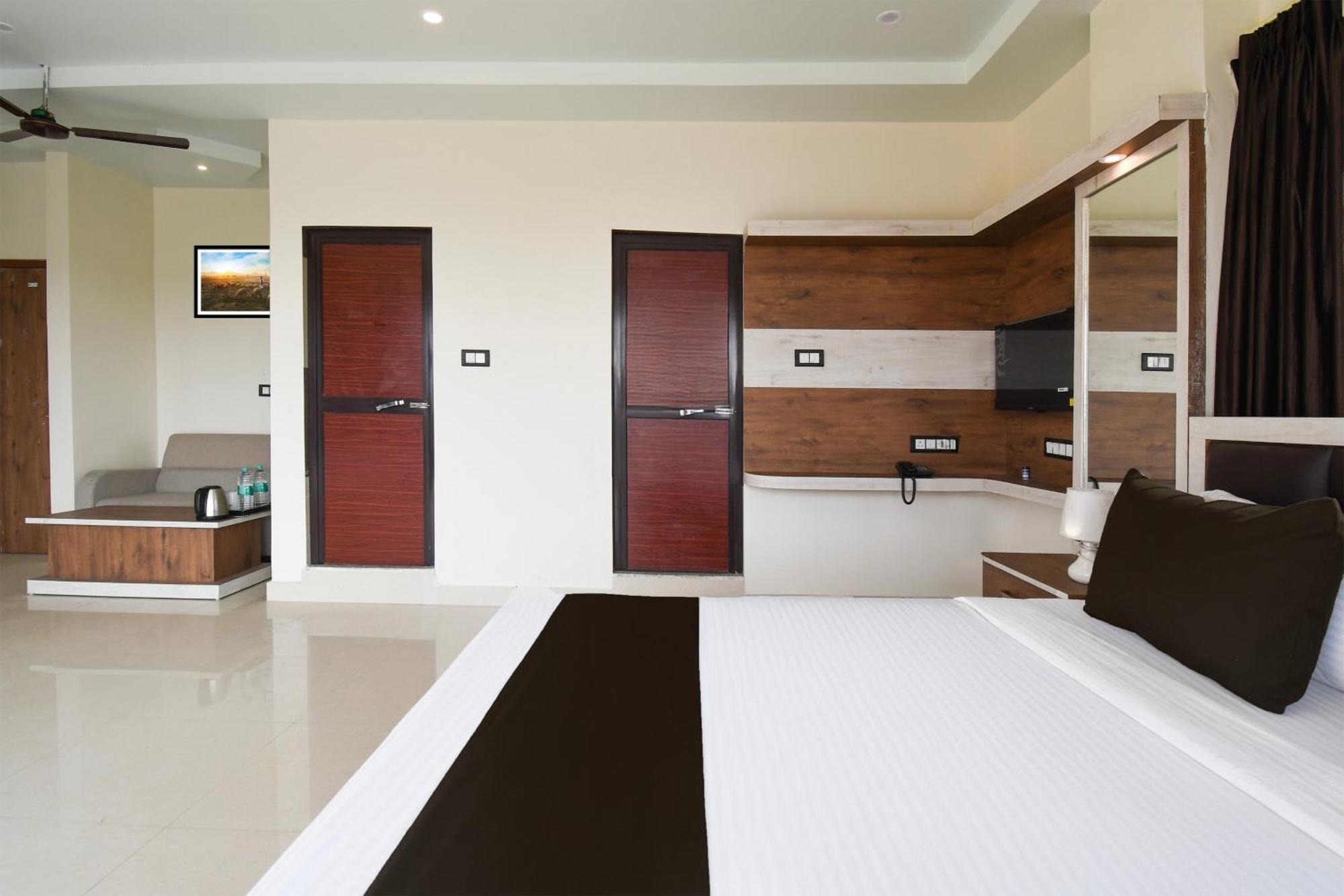 Hotel O Nilmadhab International Tarapith Kültér fotó
