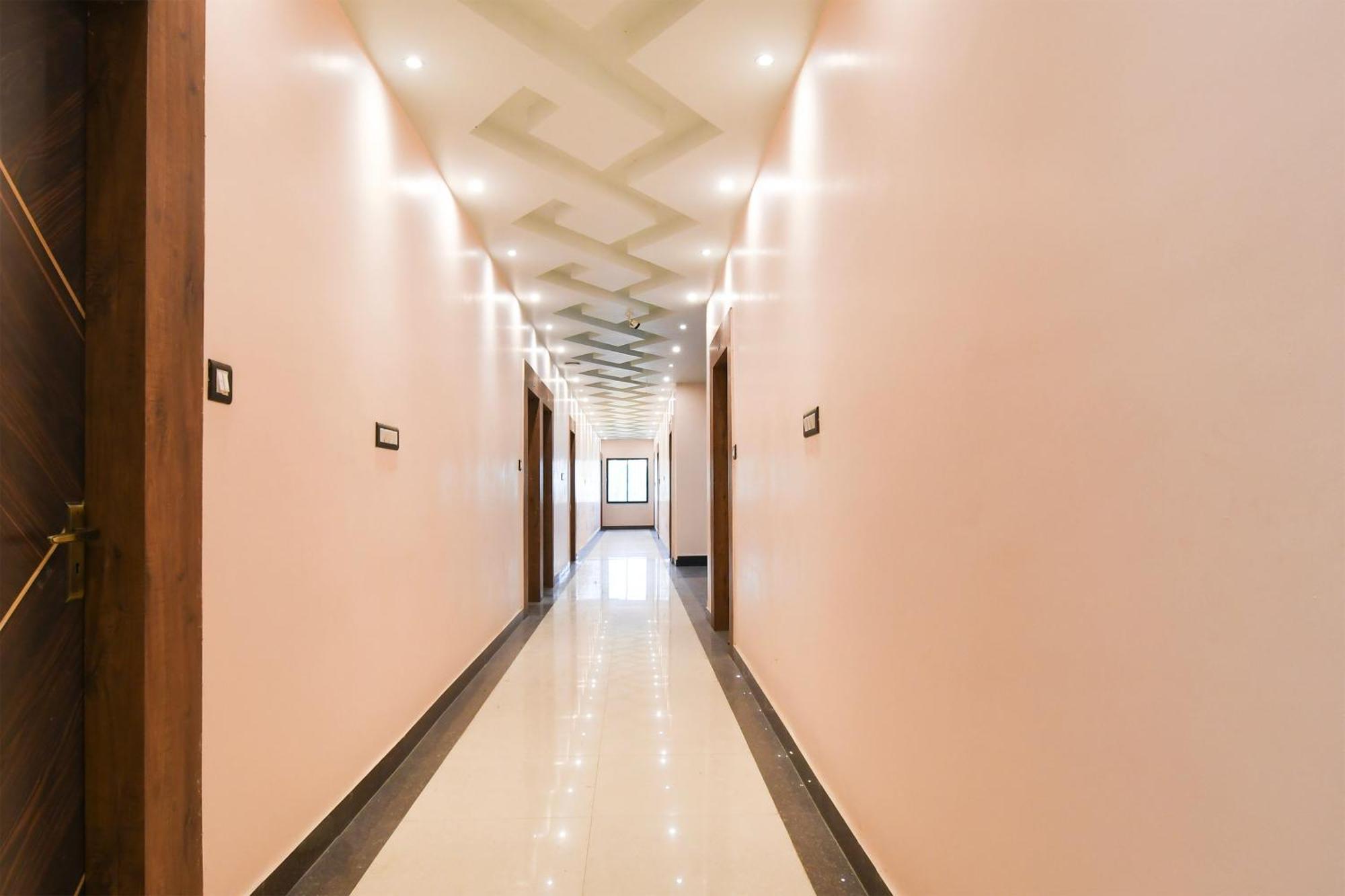 Hotel O Nilmadhab International Tarapith Kültér fotó