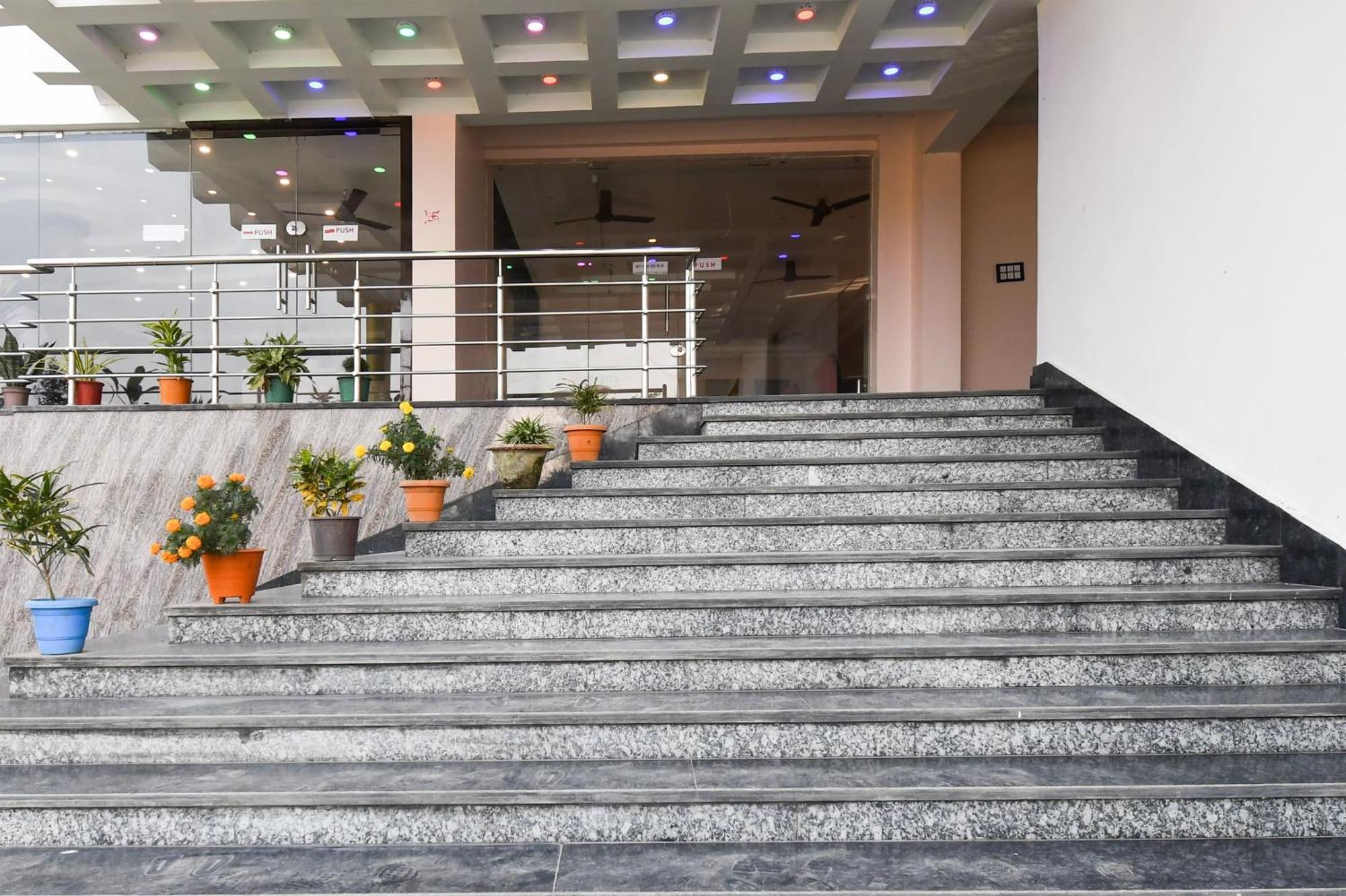 Hotel O Nilmadhab International Tarapith Kültér fotó